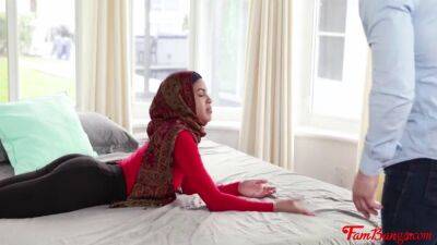 Innocent muslim sister in hijab pounds stepbro- Maya Farrell - sunporno.com