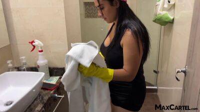 My new maids first day on the job - sunporno.com - Colombia