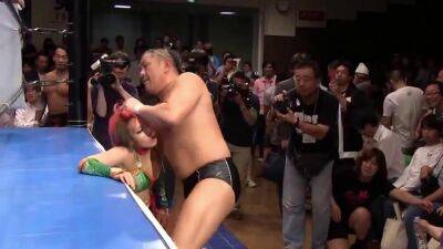 Asian female wrestler gets fucked hard on the stage - sunporno.com - Japan