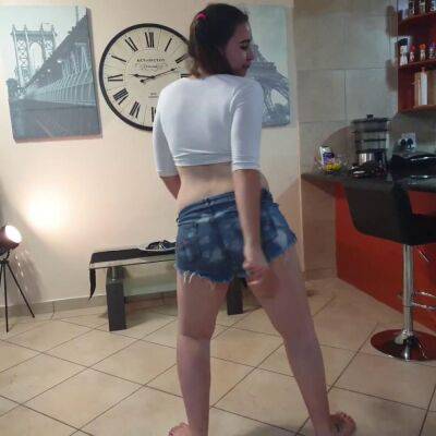 PAWG with pigtails twerking and dancing out of her clothes - sunporno.com