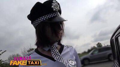 Naughty hot cabbie makes lesbian horny cop cum - sunporno.com