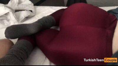 Stepsister in leggings wants sex and cumshot - sunporno.com - Turkey