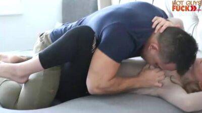Handsome man is fucking a smoking hot blonde from the back to make her scream from pleasure - sunporno.com