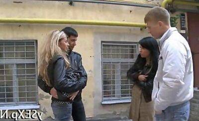 Blonde little lady persuades her friends into a homemade foursome - sunporno.com - Russia