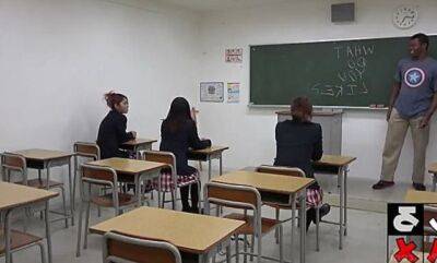 3 japanese schoolgirls vs bbc - sunporno.com - Japan