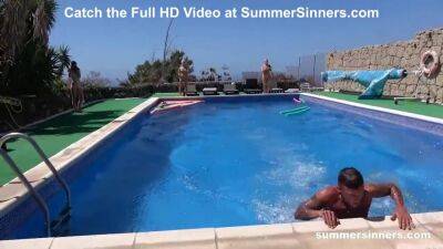 Playing the Fuck Game by the Pool - sunporno.com