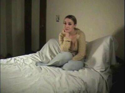 Big Boobed Amateur Girl Taped Screwing On Bed - sunporno.com