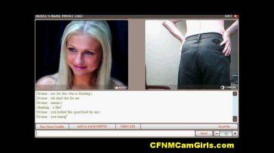 Stunning CFNM blonde watches naked guy cum on webcam - sunporno.com
