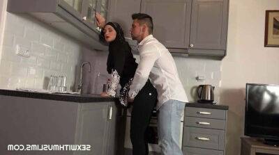 Hot muslim fucked hard in the kitchen - sunporno.com