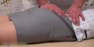 Japanese woman massage heads a bit too far - sunporno.com - Japan