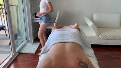 Amazing Massage Therapist Is Back To Please - sunporno.com