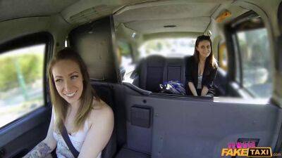 Amateur ladies hook up in the taxi - sunporno.com