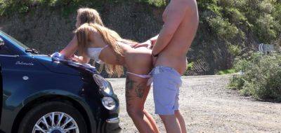 Outdoor Public Sex With A Hot Brunette Next To The Side Of The Road - inxxx.com