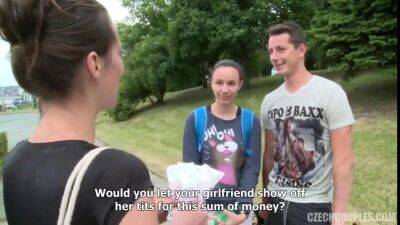 Young Couple Gets Money For Public Foursome - sunporno.com - Czech Republic