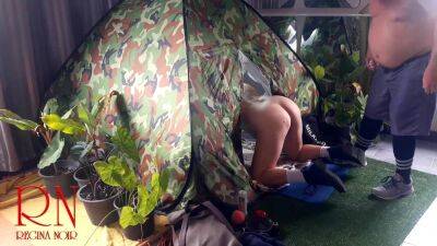 Sex in camp. A stranger fucks a nudist lady in her mouth in a camping in nature. - sunporno.com
