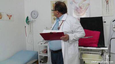 old and fat gyno doctor exams latina chubby girl - sunporno.com