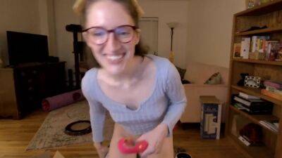 Cute nerd babe is having fun with her hairy pussy - sunporno.com