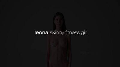 skinny fitness girl Leona naked solo - sunporno.com