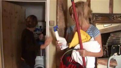 Fucking my house maid when step mom is out for shopping - sunporno.com
