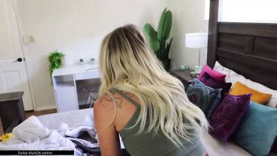 Fucked my roommate while her boyfriend is not at home - sunporno.com